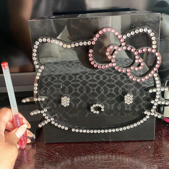 Very Rare Limited Edition MAC Hello Kitty - Picture 3 of 9